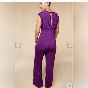 EARTHBOUND TRADING Co Sz Medium Purple Deep V‎ Keyhole Stretch Jumpsuit Tie Back